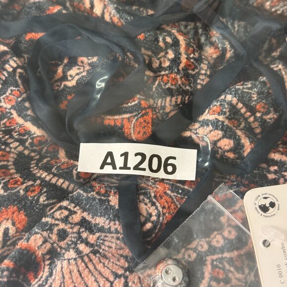 Free People Dare Me Top Women Medium Velvet Romantic Blouse Festival Boho NEW - Picture 11 of 11